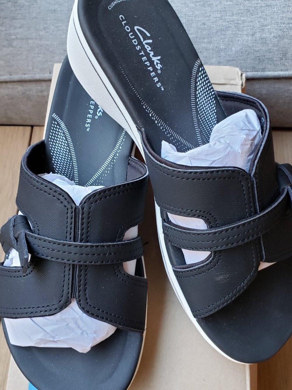 BNWoT CLARKS Cloudsteppers Slide Sandals - BreezeRae Mia (9) jet black